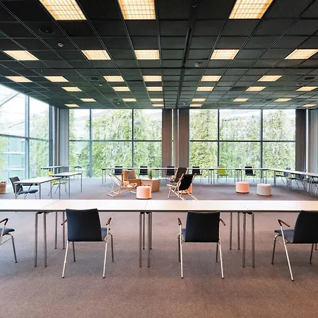 酒店 Seminaris Campushotel 4*