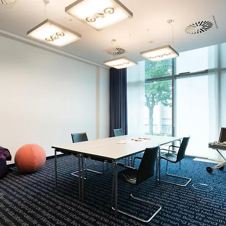 فندق Seminaris Campushotel 4*