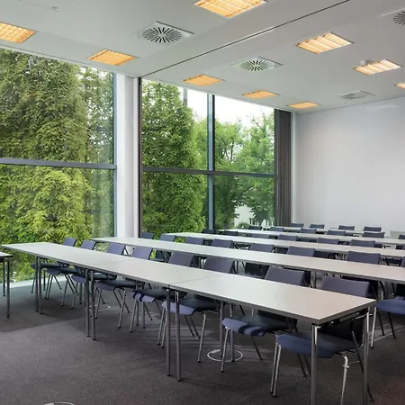 Seminaris Campushotel 4*